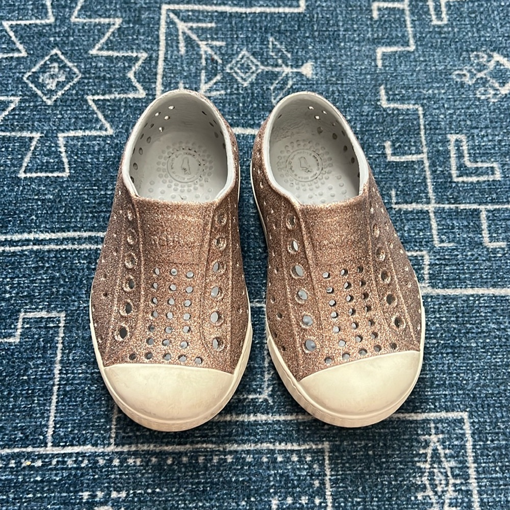 Toddler Natives size 6